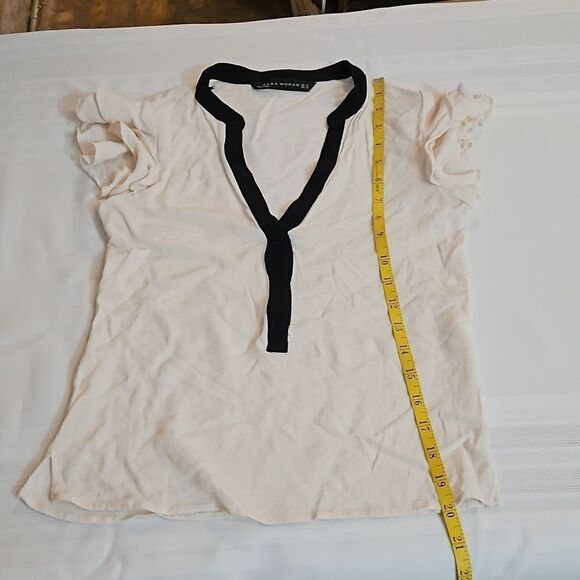 Zara Woman Cream and Black V neck top size XS - Picture 9 of 9